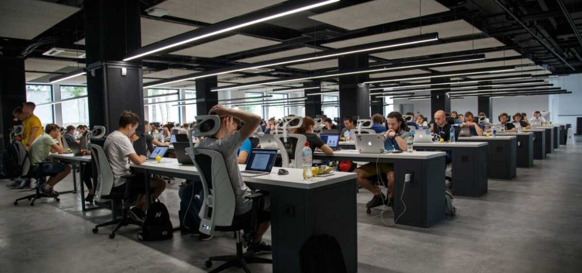Why Startups Can Get the Best from Open-Plan Office?
